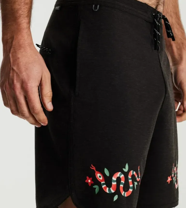 Chiller Boardshorts 17"