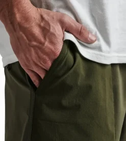 Happy Camper Shorts 16"