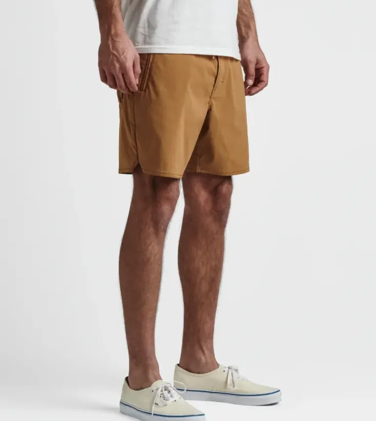 Layover Trail Shorts 17"