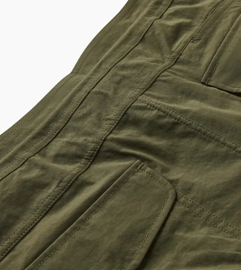 Layover Trail Shorts 17"