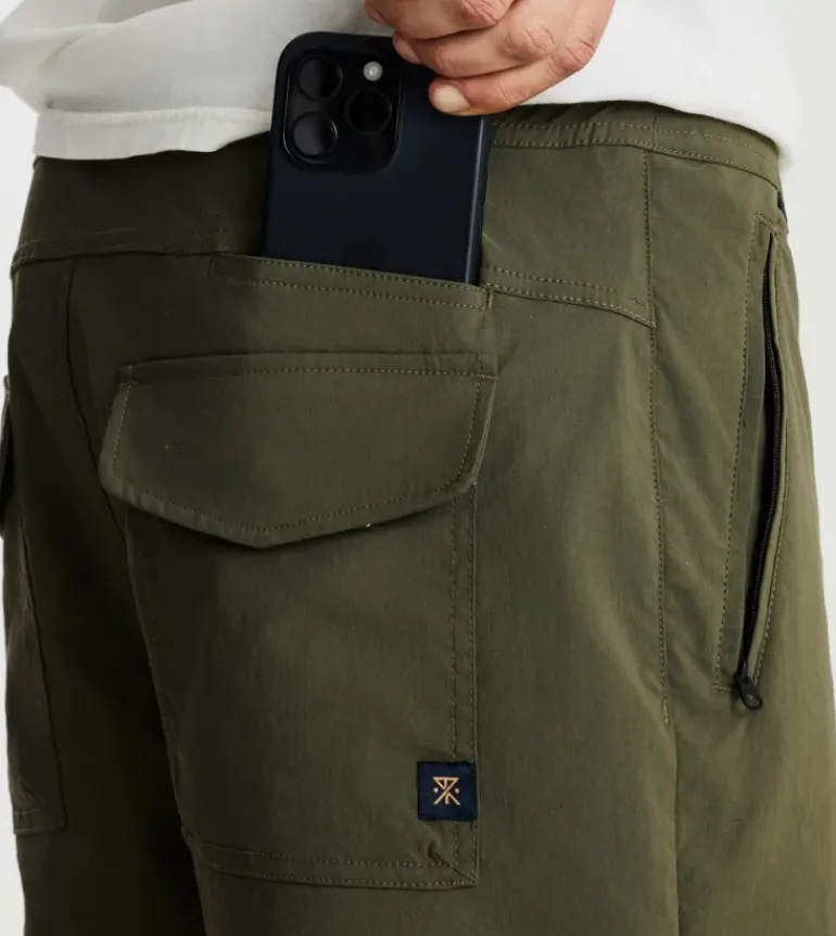 Layover Trail Shorts 17"