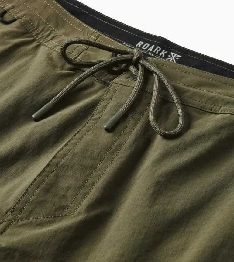 Layover Trail Shorts 17"