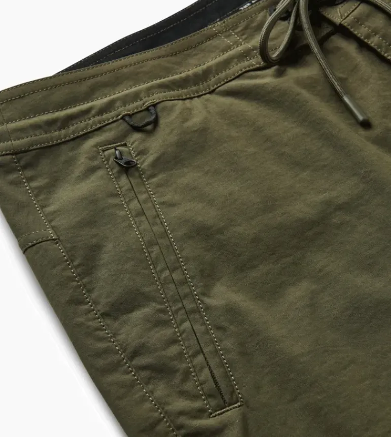 Layover Trail Shorts 17"