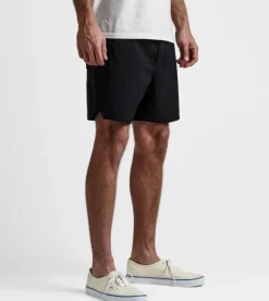 Layover Trail Shorts 17"