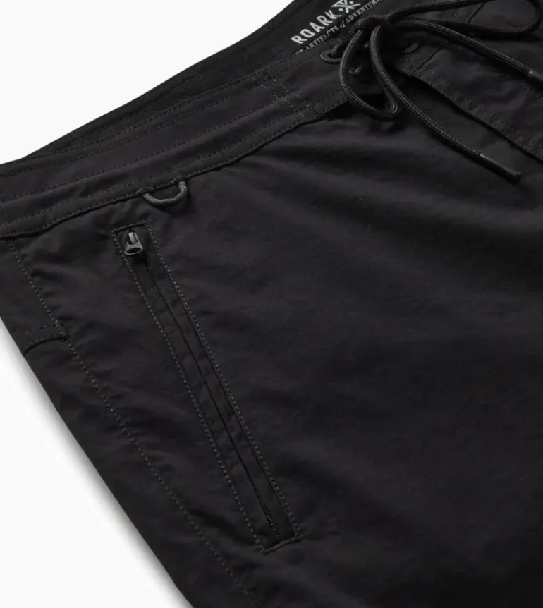 Layover Trail Shorts 17"