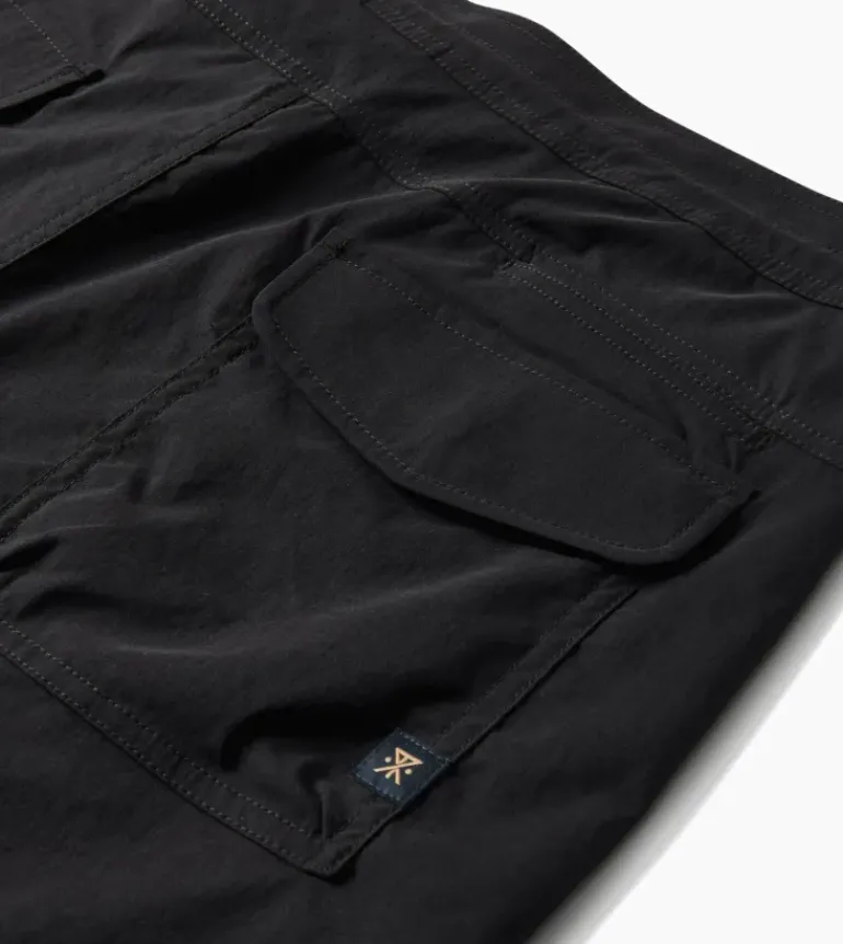 Layover Trail Shorts 17"