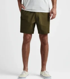Layover Traveler Shorts 17"