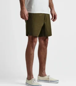 Layover Traveler Shorts 17"