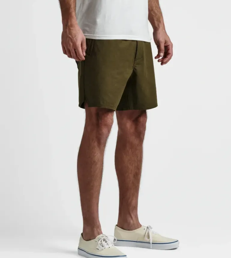 Layover Traveler Shorts 17"