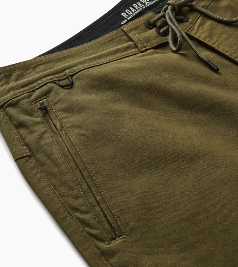 Layover Traveler Shorts 17"